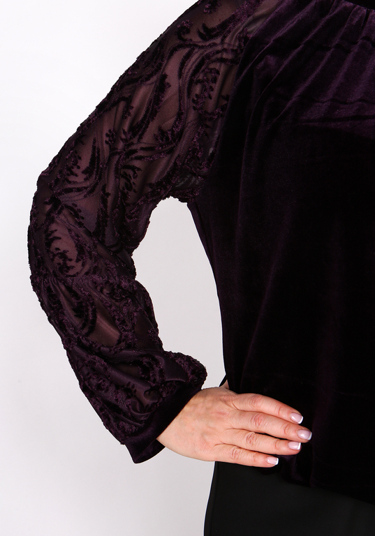Блуза с широкими кружевными рукавами